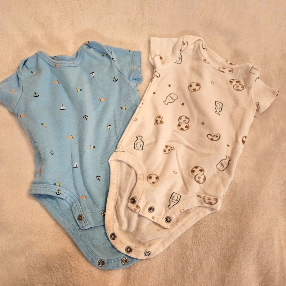 6x Blue and Cream Kids’ One-Piece Bodysuits